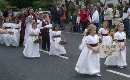 Rose Queen 2008 Freya Whelan and Retinue